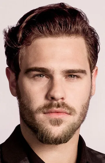 Фотография актёра – Грэй Дэймон (Grey Damon)