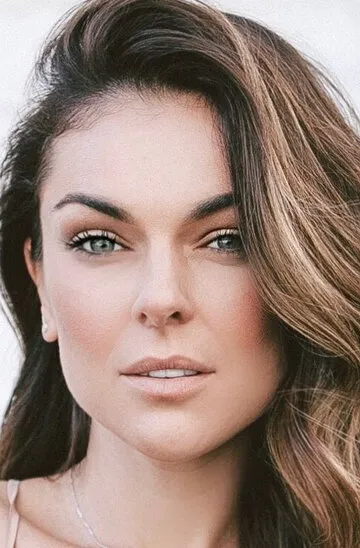 Фотография актёра – Серинда Свон (Serinda Swan)