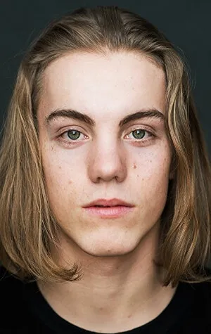 Фотография актёра Антуан Дерошер