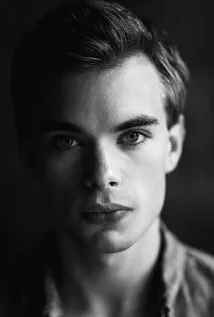 Фотография актёра Чарли Хэмблетт