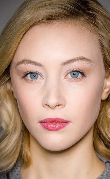 Фотография актёра – Сара Гадон (Sarah Gadon)