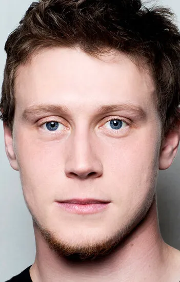 Фотография актёра – Джордж Маккэй (George MacKay)