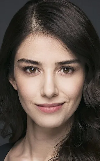 Фотография актёра Озге Гюрель