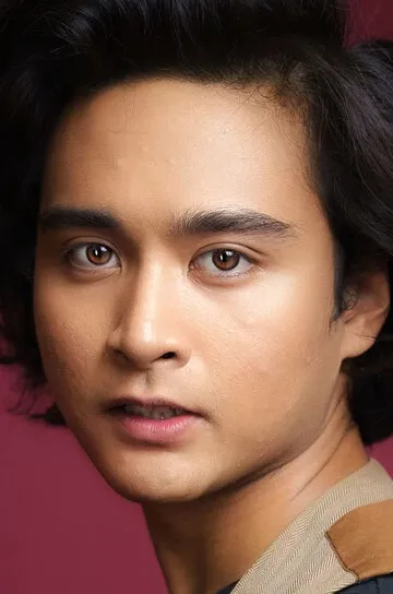 Фотография актёра Кристиан Флорес