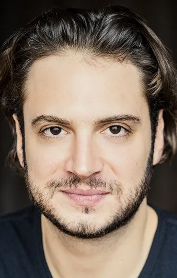 Фотография актёра Адриен Блеттон