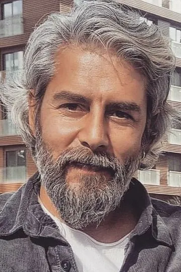 Фотография актёра Гёкхан Аталай