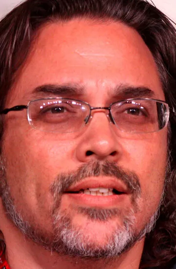 Фотография актёра Стивен Сандовал