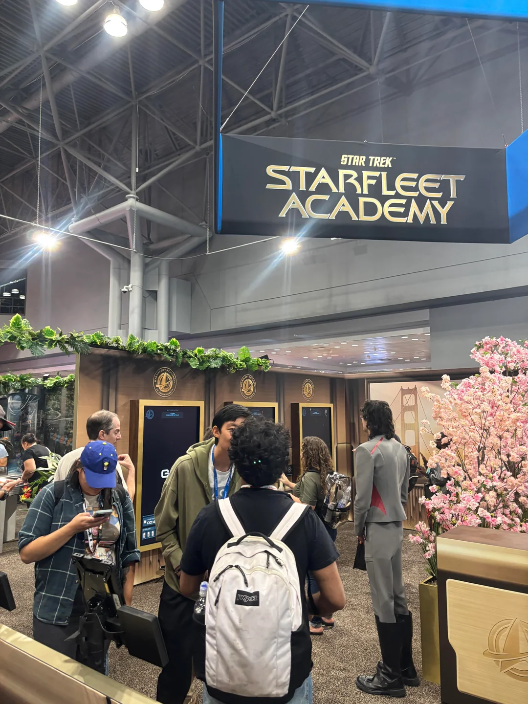 Студия Paramount представила трейлер нового сериала про «Звездный путь» и объявила дату премьеры