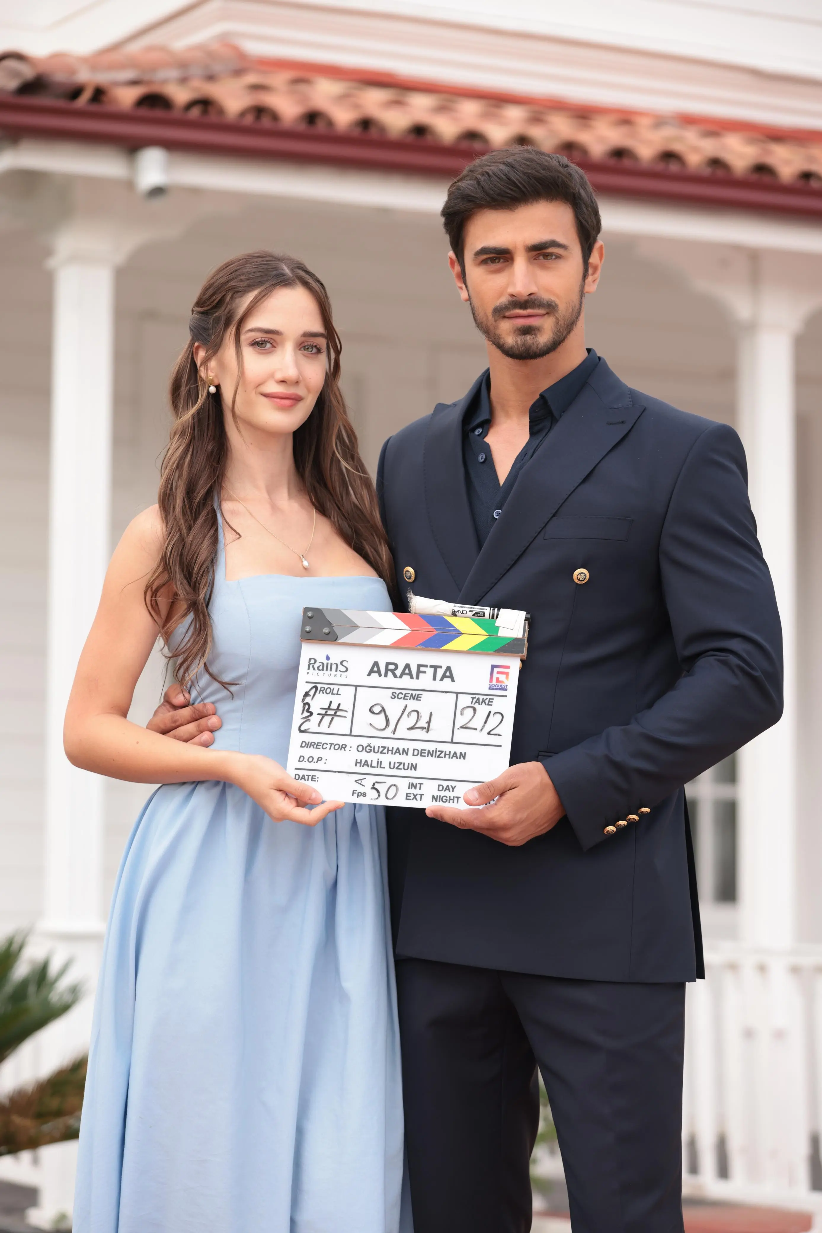 Постер «Между» (2025): 187 дней, чтобы купить любовь и продать душу