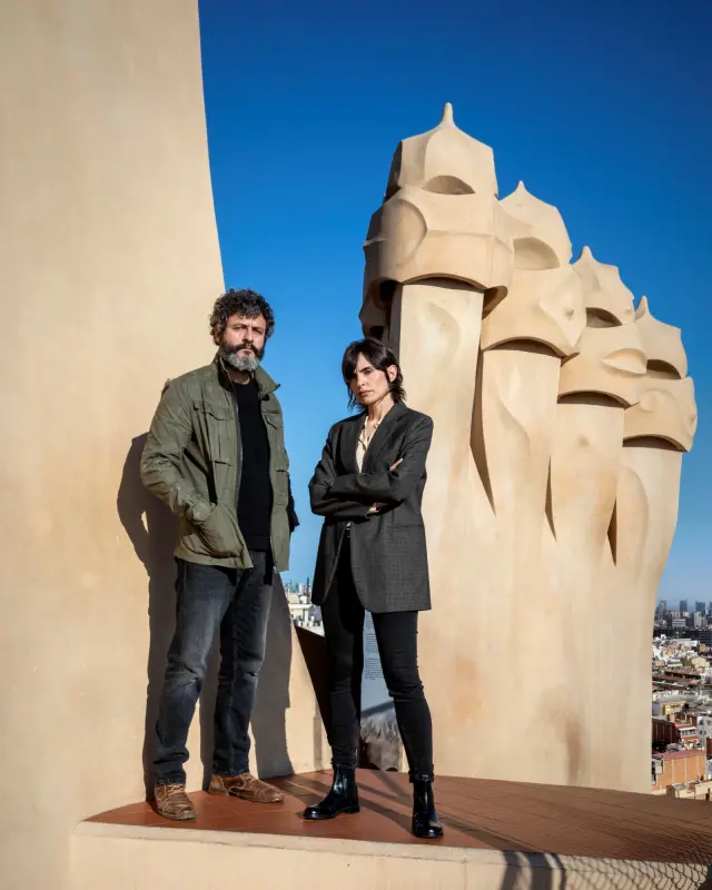 Постер Криминальный сериал Netflix «Город теней» доступен для просмотра